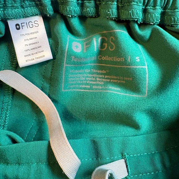 Figs Hunter Green Scrubs - Picture 7 of 11